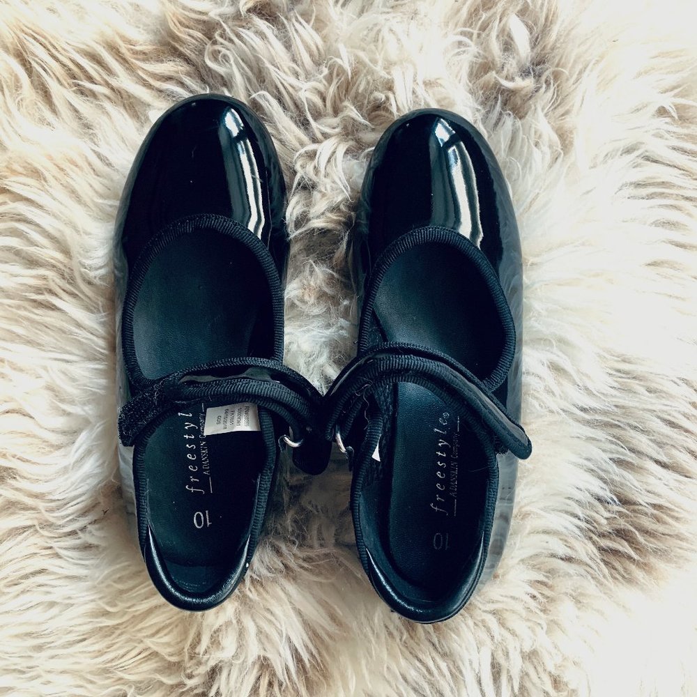 Freestyle by Danskin Girls' Dance Shoes - Black